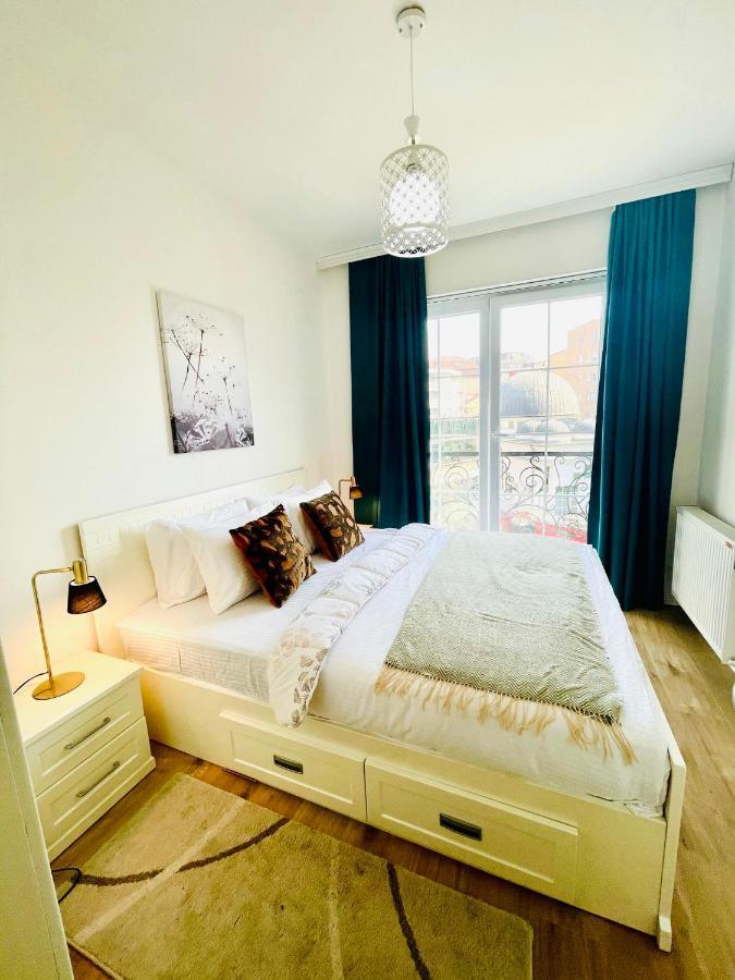 4 Llullat - City Center Apartment Pristina Eksteriør billede