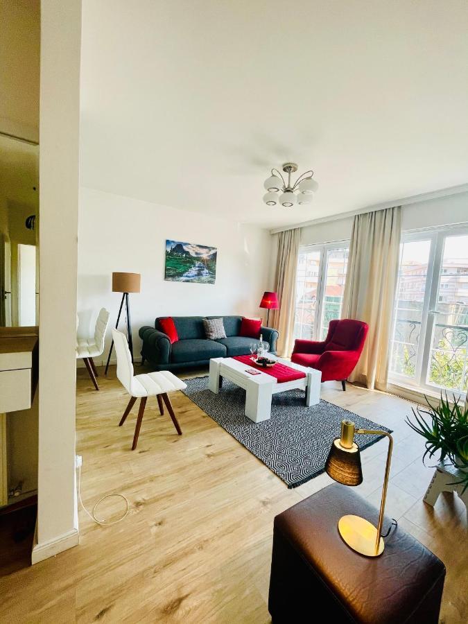 4 Llullat - City Center Apartment Pristina Eksteriør billede