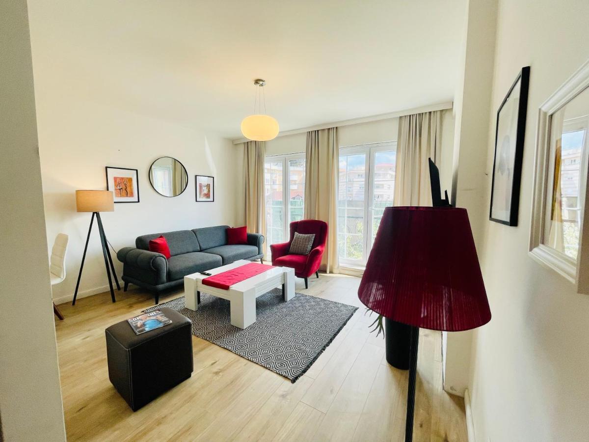 4 Llullat - City Center Apartment Pristina Eksteriør billede