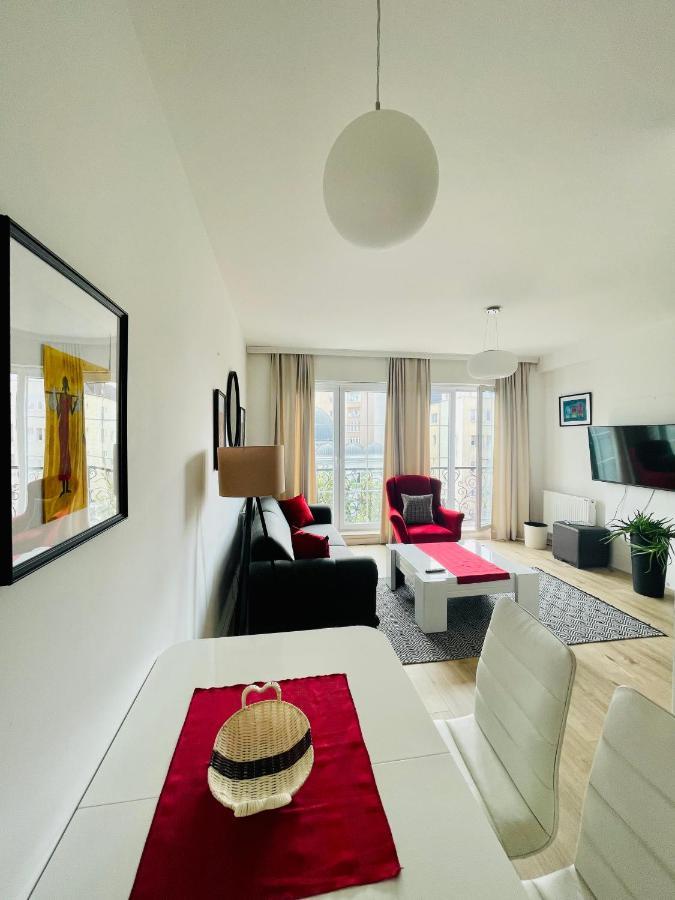 4 Llullat - City Center Apartment Pristina Eksteriør billede